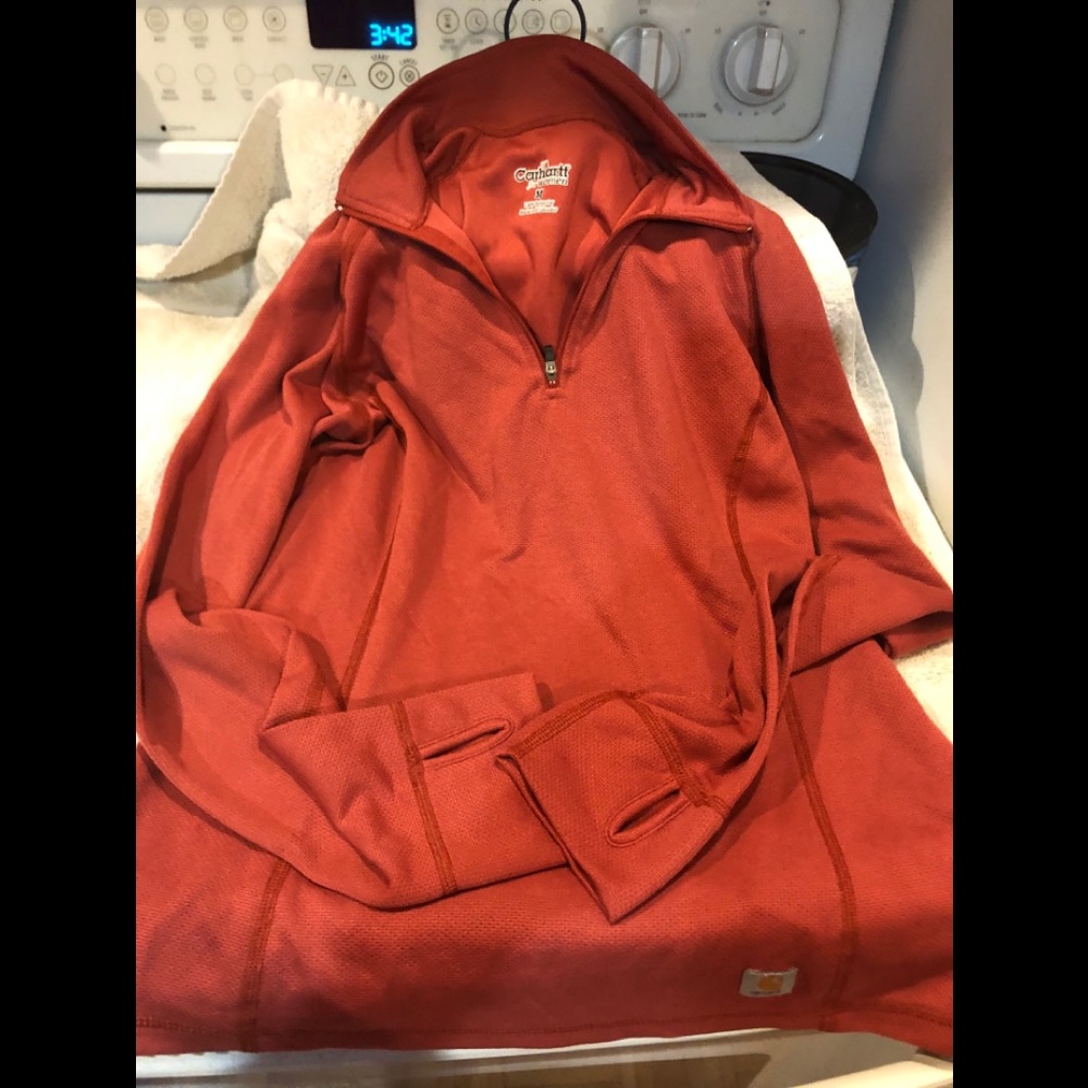 Woman’s carhartt pull over